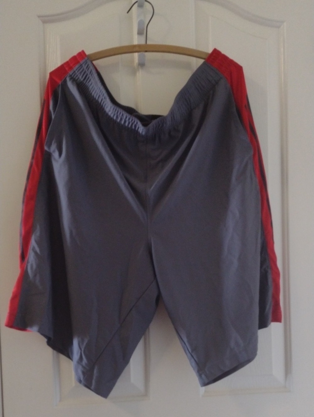 Under Armour Gray Workout Shorts with Black Logo Patch 2XL